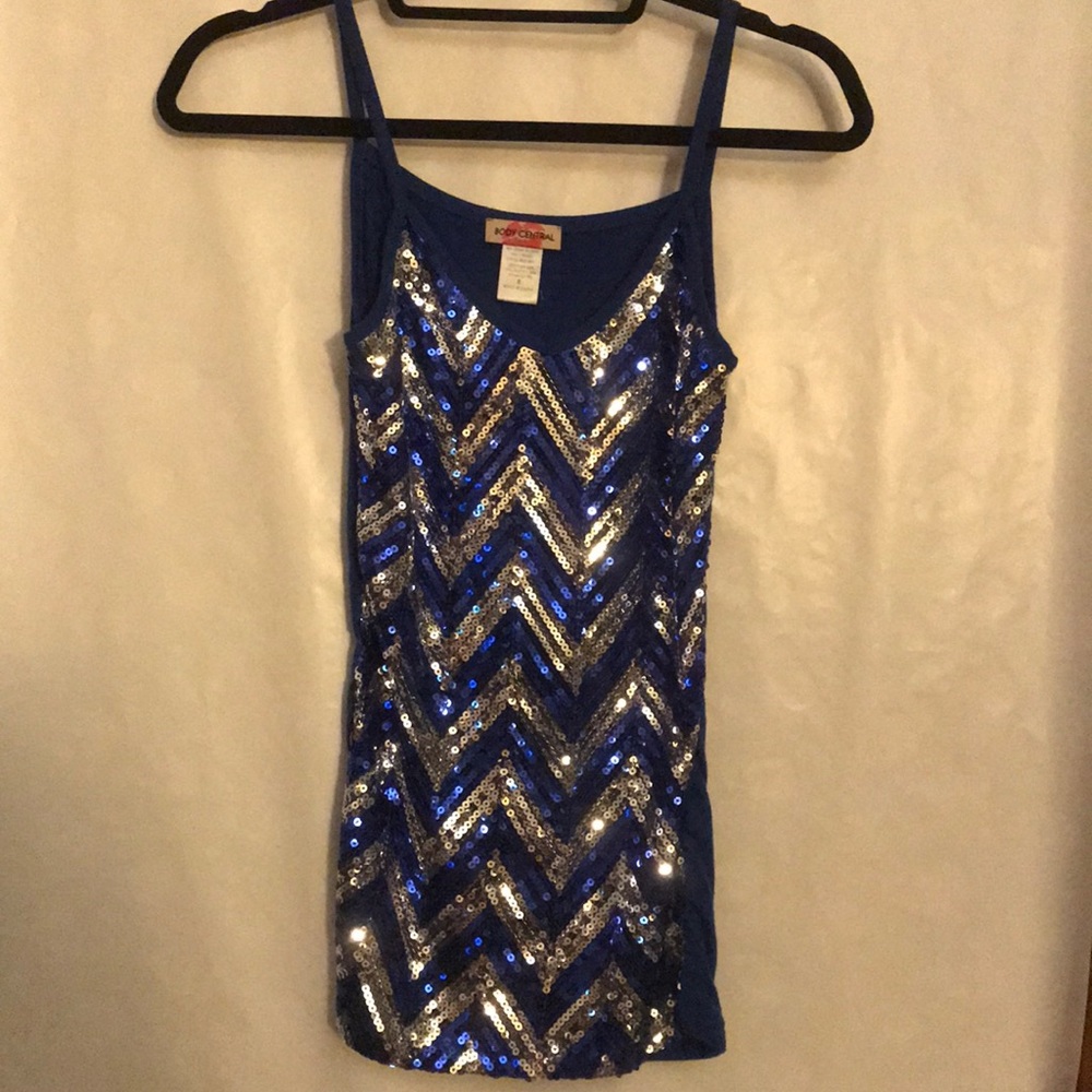 Sequin tank